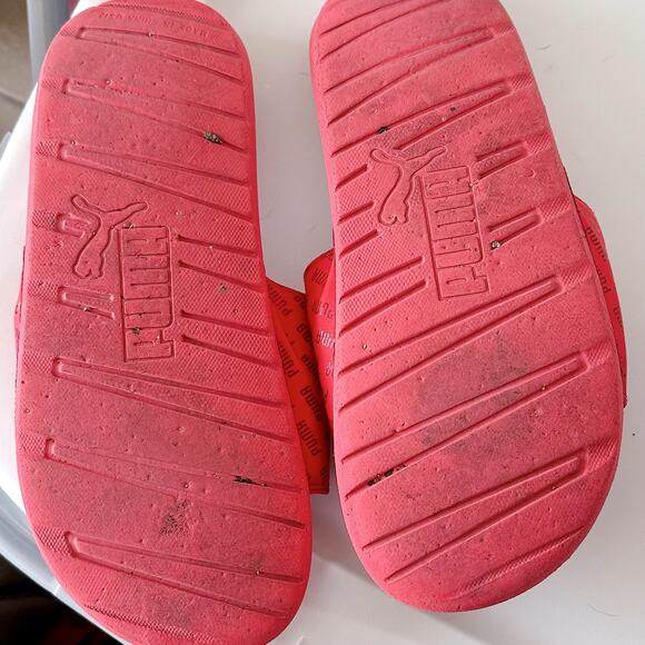 PUMA Cool Cat Repeat Red Logo Slides - Picture 3 of 4